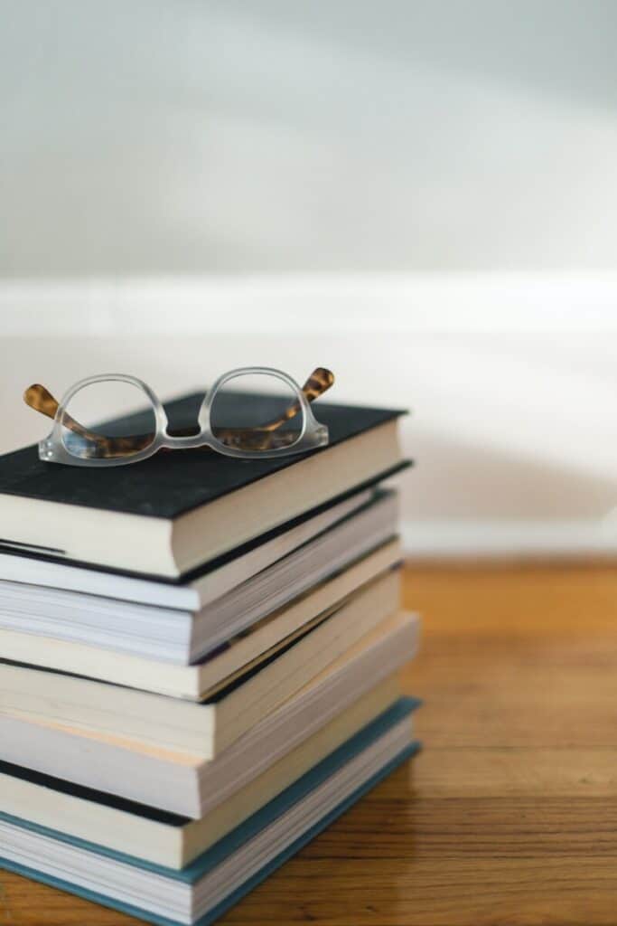 pile text books on desk